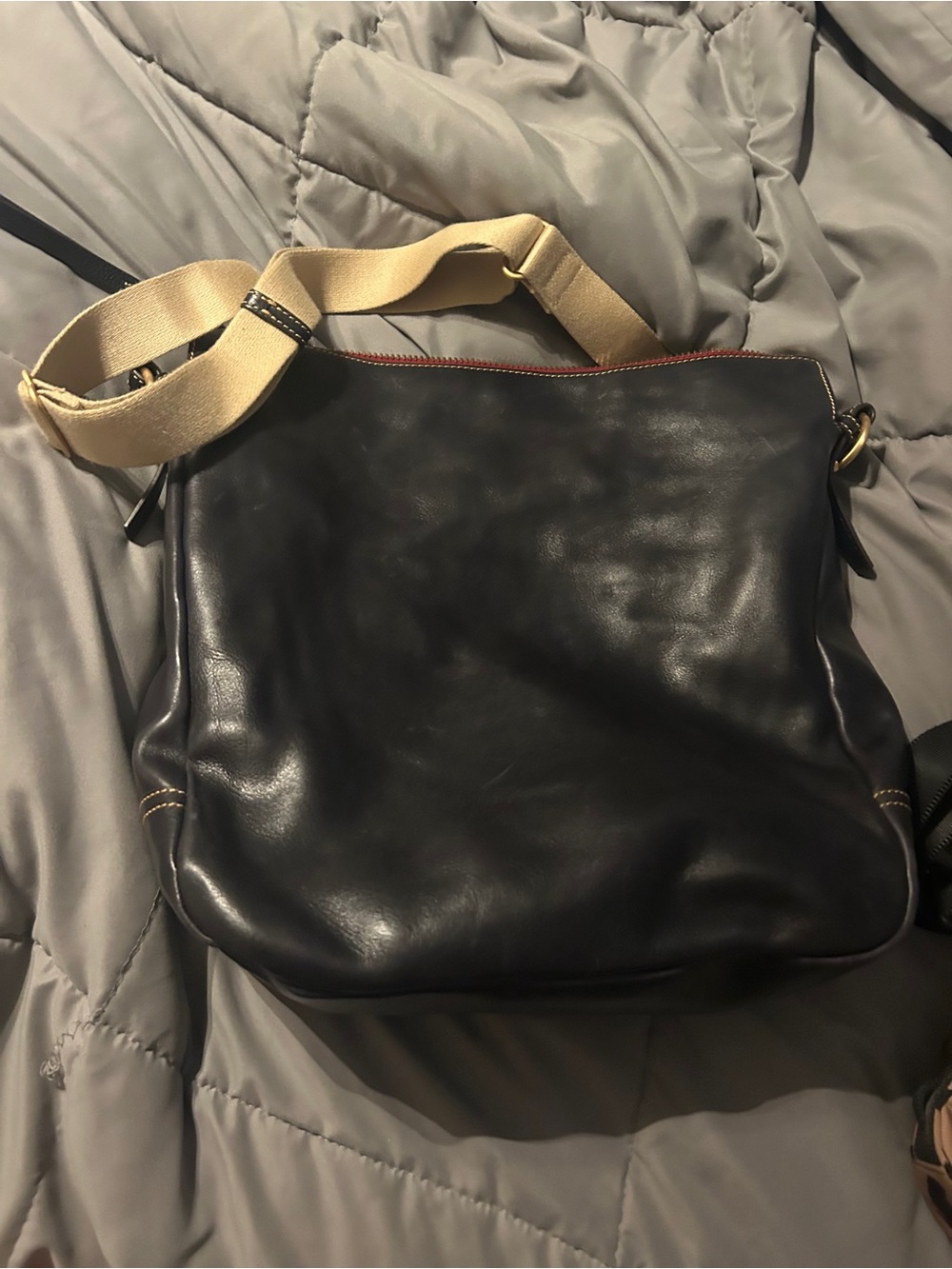 Dooney & Bourke Black Leather Shoulder Bag with Cream Strap - Picture 2 of 3